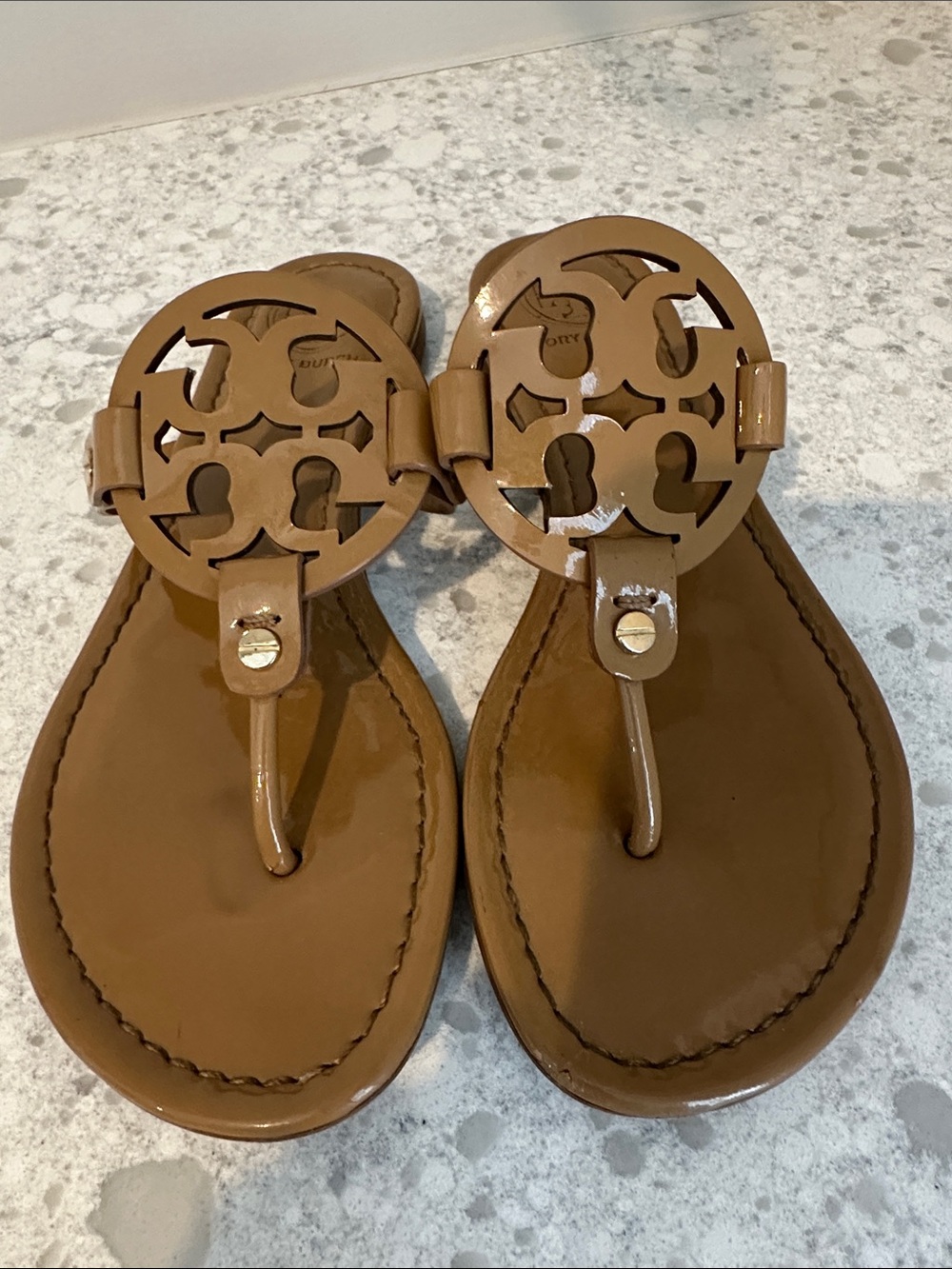 Tory Burch Sand Patent Leather Miller Sandals Size 7 1/2